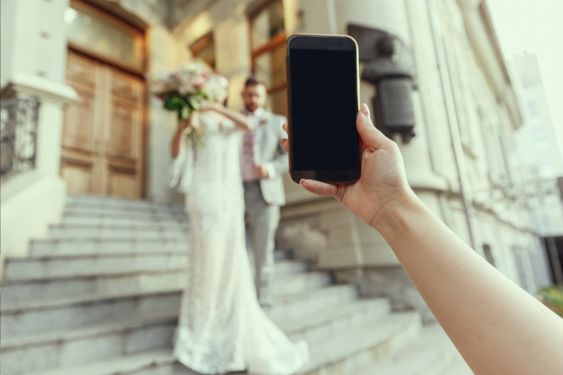 Photographer must capture creative wedding photos