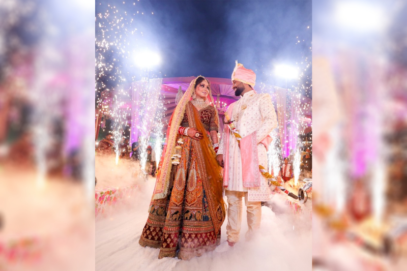 Photographer must capture creative wedding photos